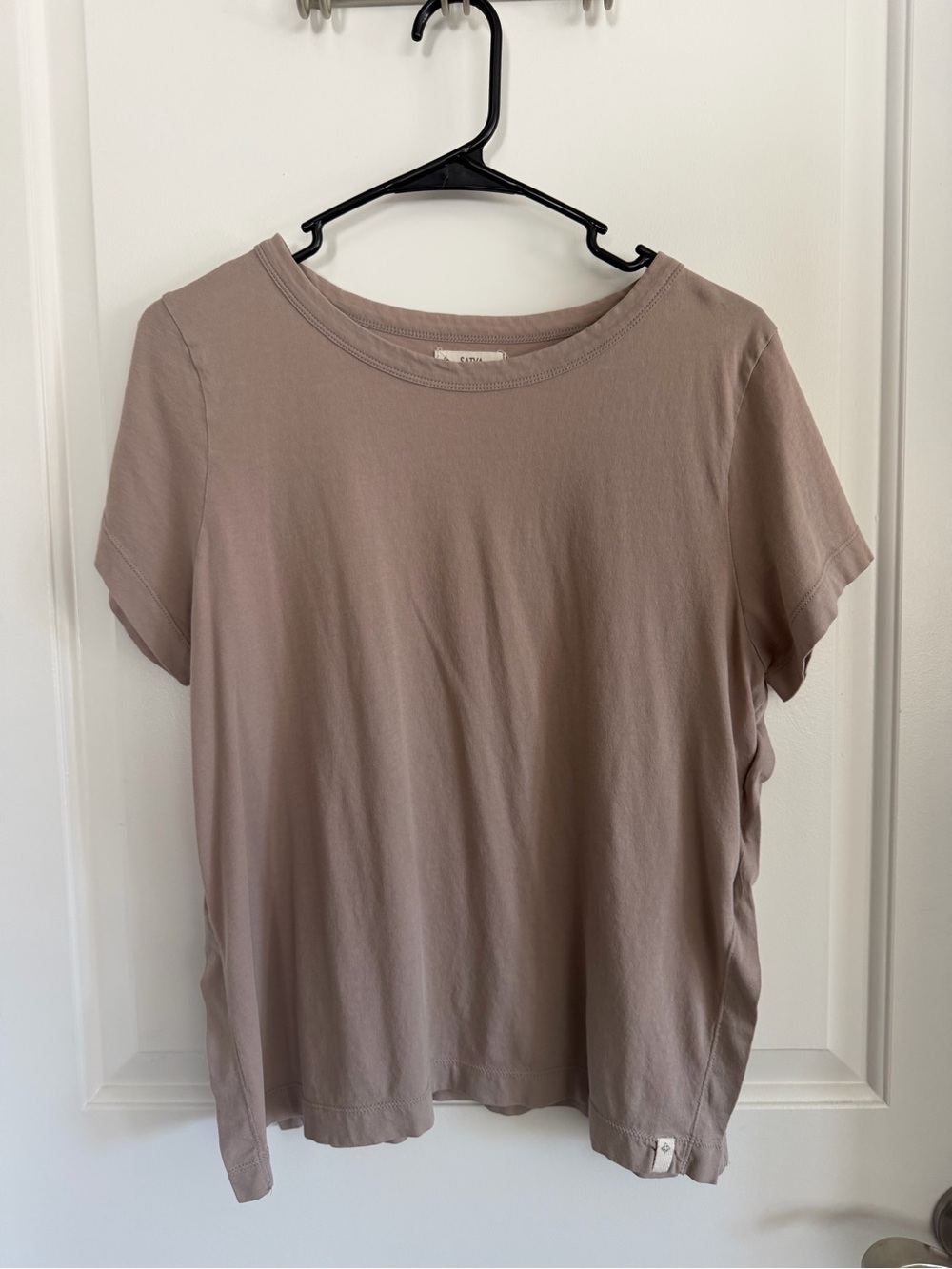 Satva Crewneck Tee in Taupe